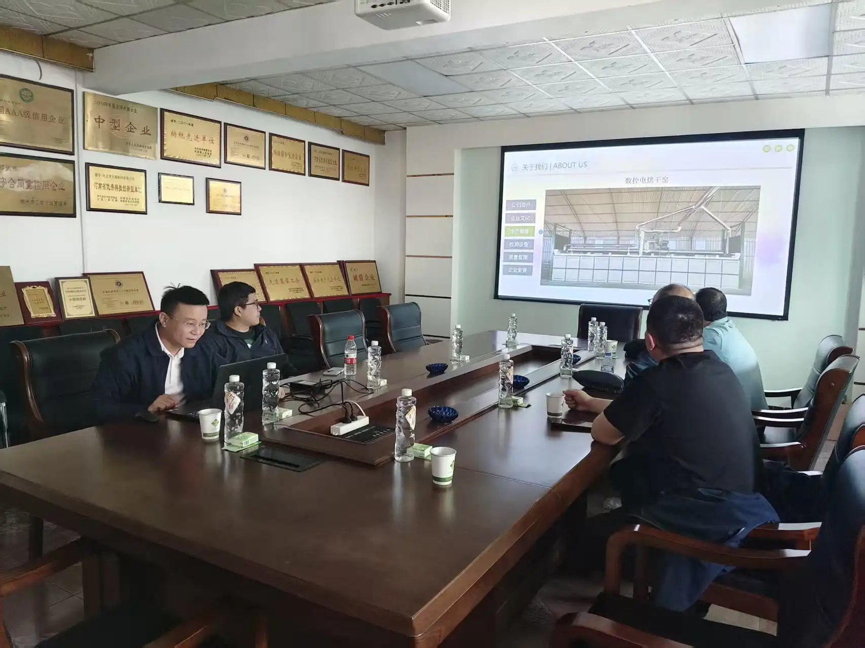  Customers Visit for Inspection and In-depth Cooperation Negotiation